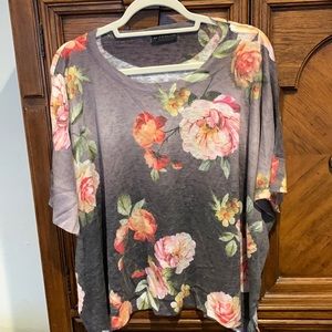 Ladies mid sleeve light weight sweater shirt